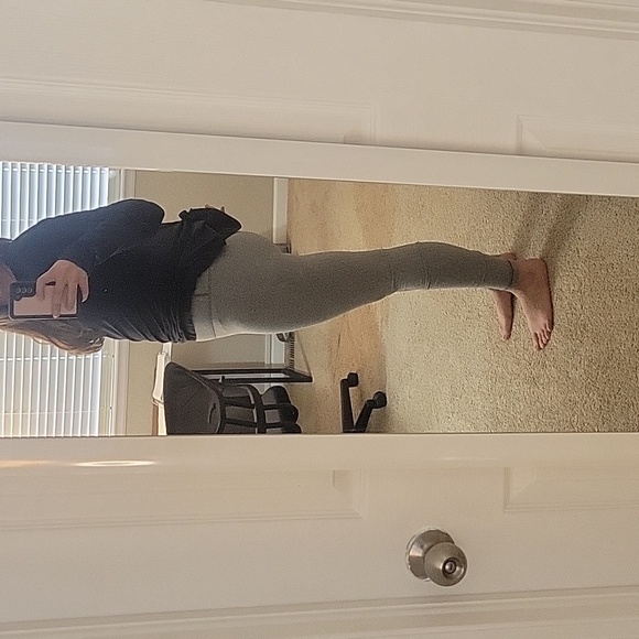 Lululemon size 6 herring bone leggings - Picture 6 of 8